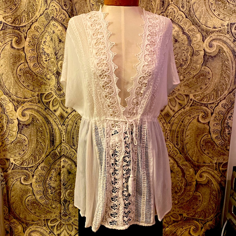 Bathing suit cover up. Off white beautiful embroidered detailing w/cinch waist.